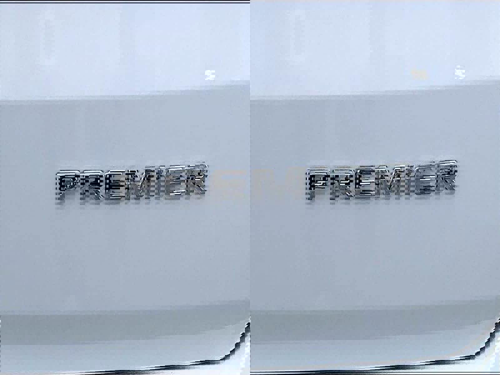 Used 2023 Chevrolet Traverse Premier w/ LPO, Floor Liner Package AWD/4WD image 29