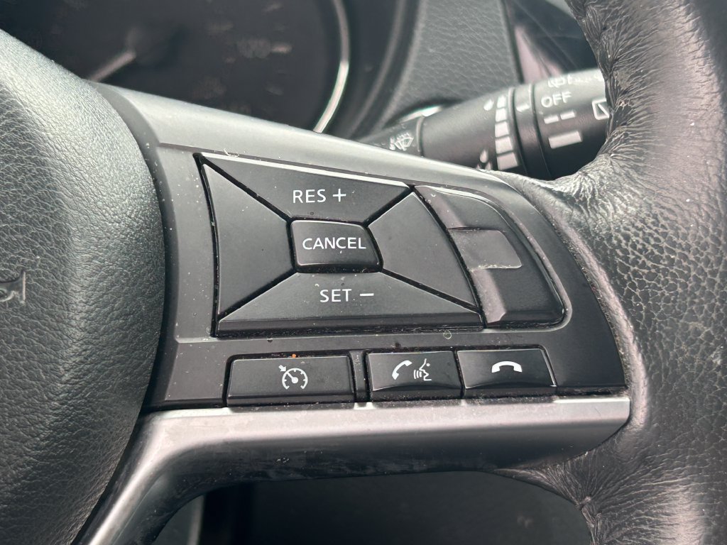 Used 2017 Nissan Rogue SV FWD image 20