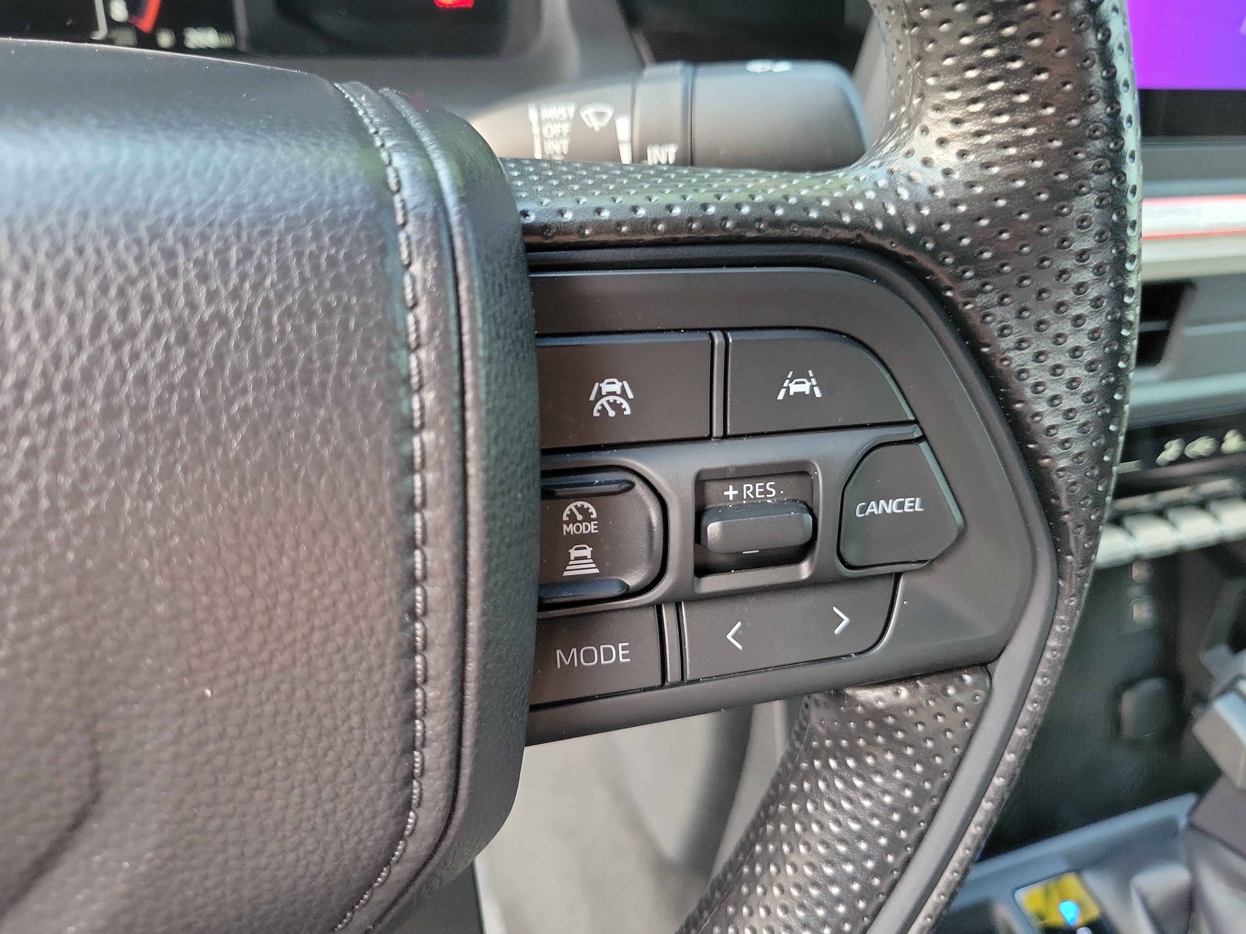 Certified 2025 Toyota Tacoma SR5 AWD/4WD image 26