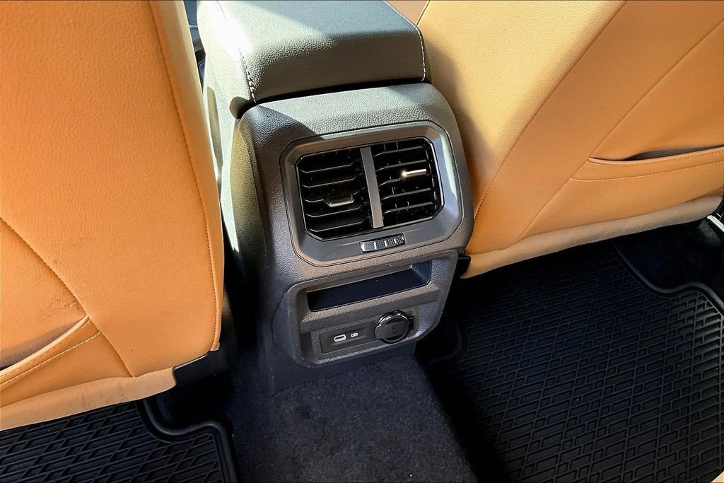 Certified 2023 Volkswagen Tiguan SE w/ Panoramic Sunroof Package image 18