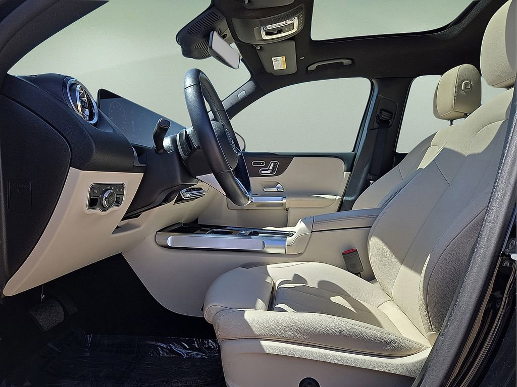 Used 2025 Mercedes-Benz GLB 250 image 22