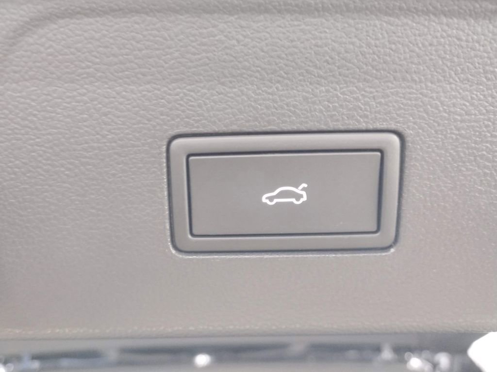 New 2026 Volkswagen Atlas SE image 18