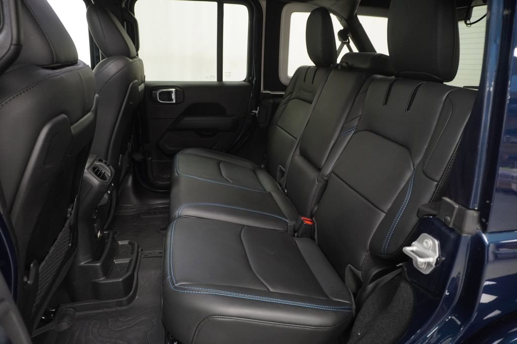 Used 2025 Jeep Wrangler Unlimited Rubicon 4xe AWD/4WD image 21