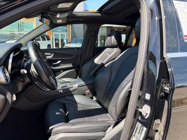 Used 2021 Mercedes-Benz GLC 300 w/ Premium Package image 24