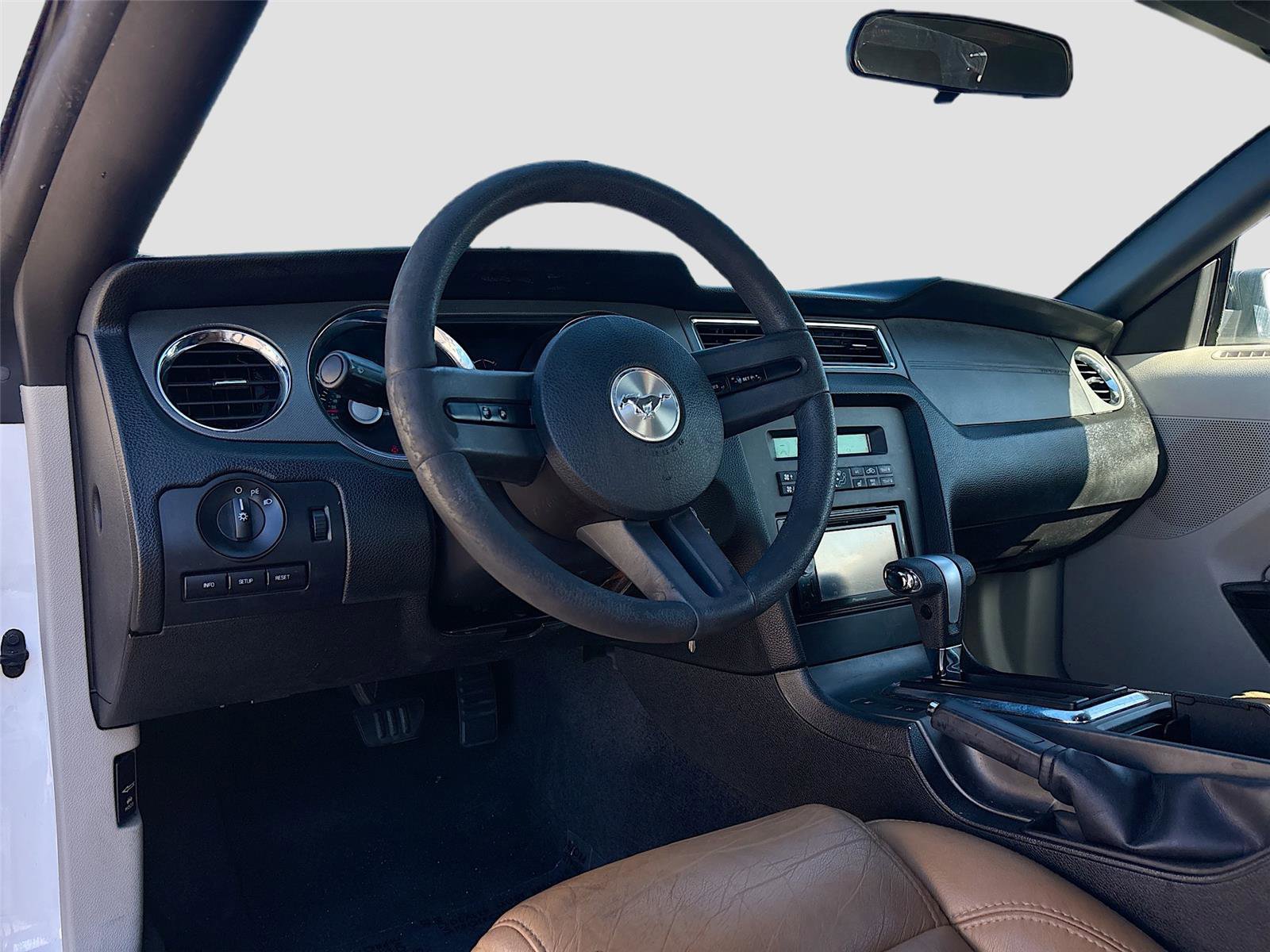 Used 2011 Ford Mustang Convertible w/ Security Pkg image 10