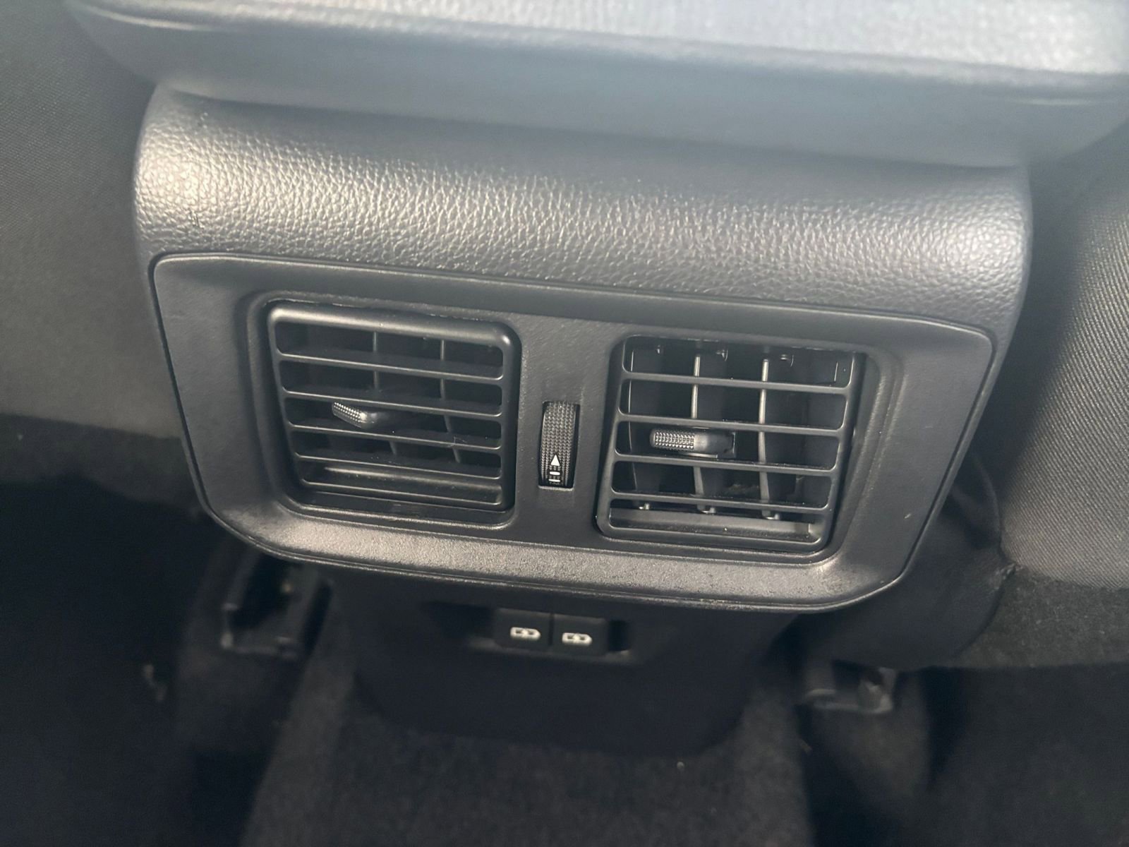 Used 2025 Toyota RAV4 XLE image 24