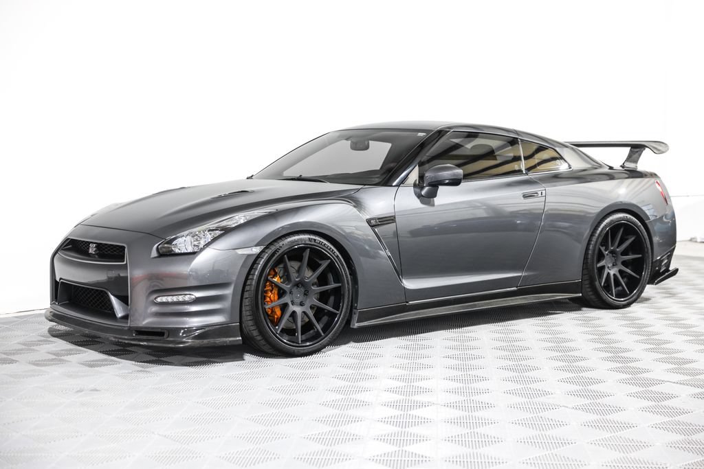 Used 2013 Nissan GT-R Premium AWD/4WD image 1