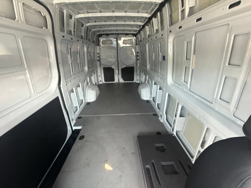 Used 2023 Mercedes-Benz Sprinter 2500 image 6