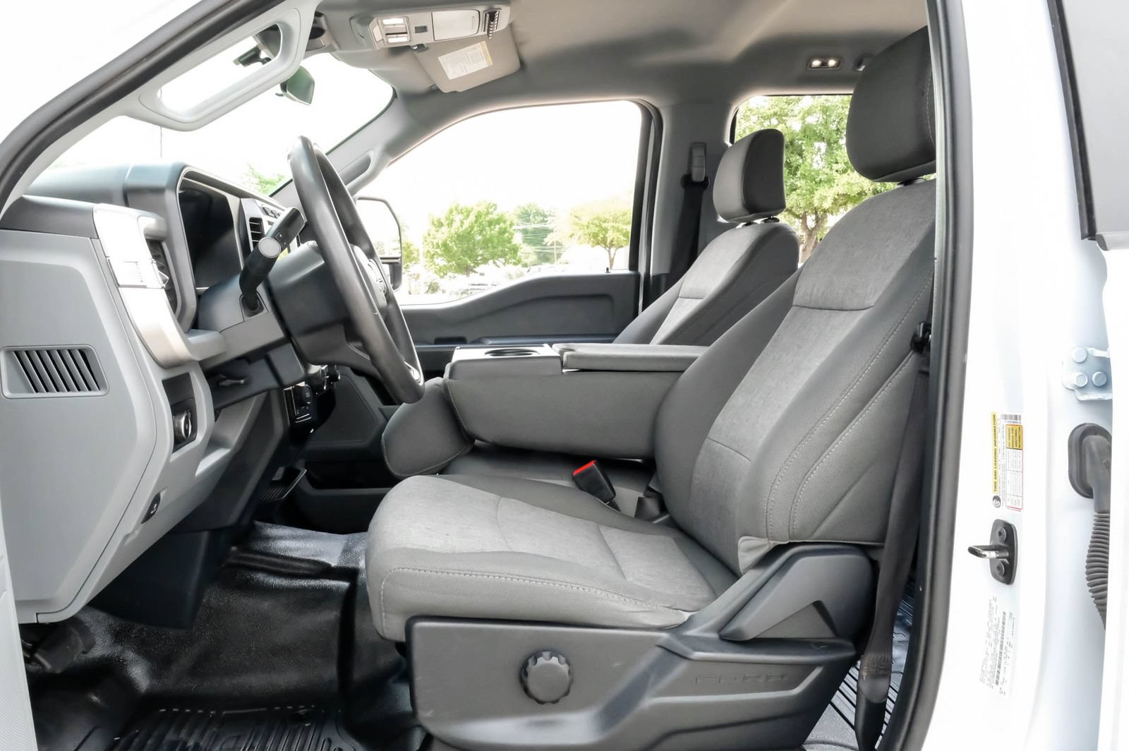 Used 2024 Ford F250 XL w/ XL Driver Assist Package AWD/4WD image 4