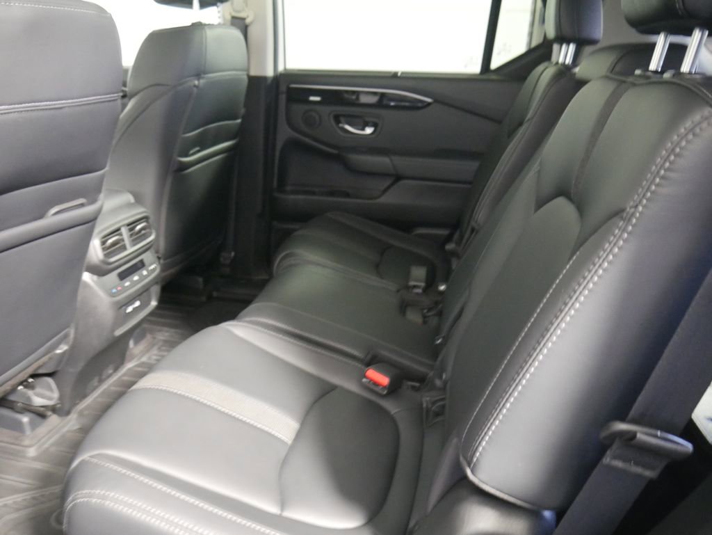 Certified 2023 Honda Pilot Touring image 13