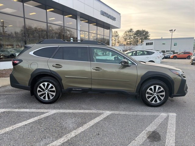 Used 2024 Subaru Outback Premium image 10