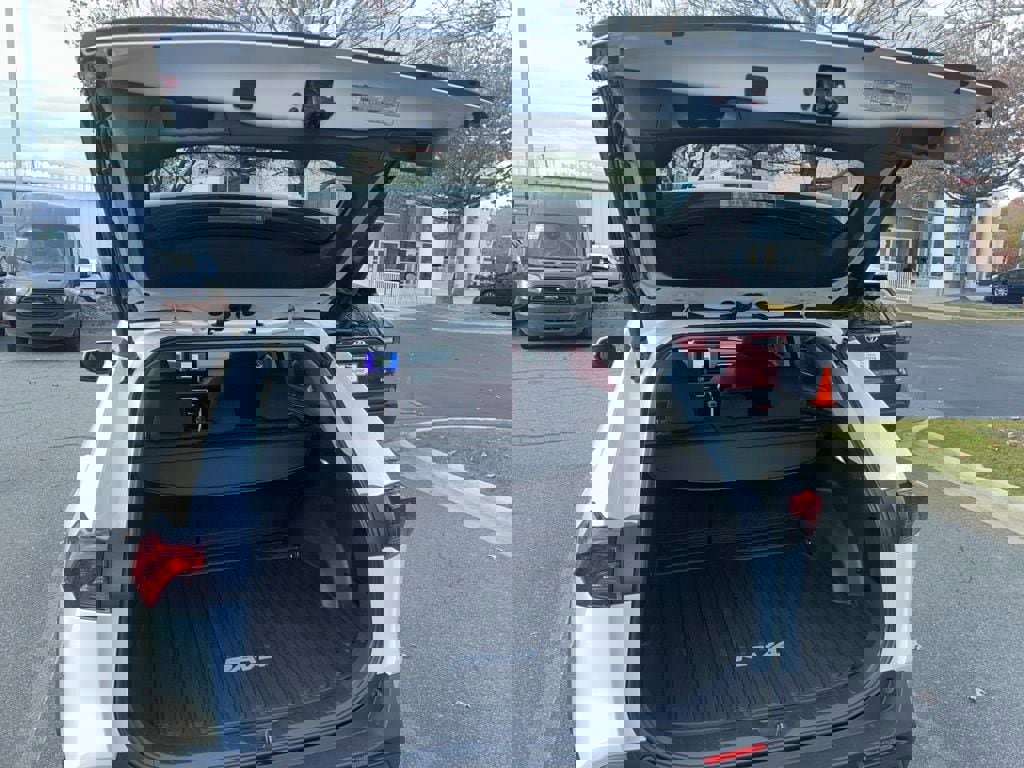 New 2025 Toyota RAV4 XLE image 17