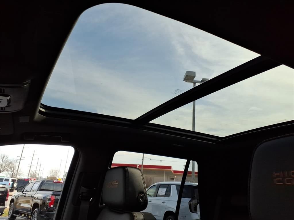 New 2026 Chevrolet Tahoe High Country AWD/4WD image 11