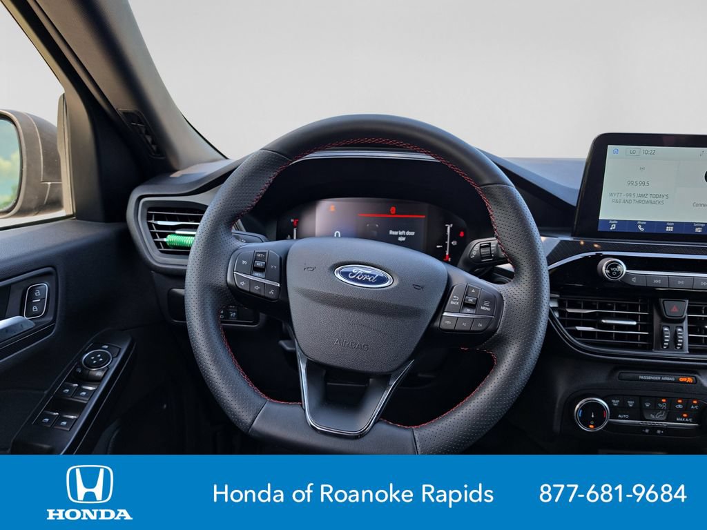 Used 2025 Ford Escape ST-Line FWD image 13