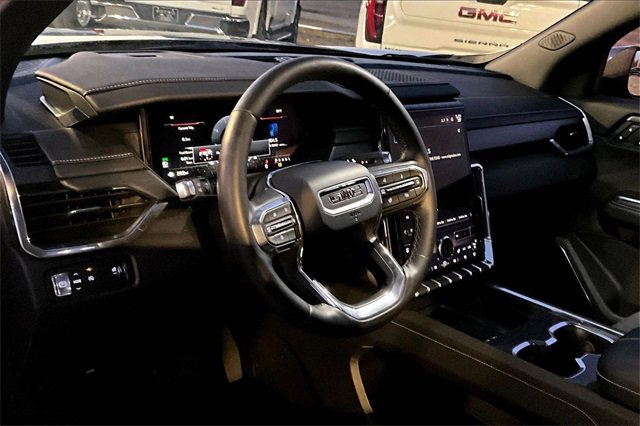 Used 2025 GMC Acadia Elevation image 17