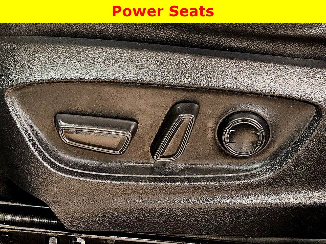 Used 2022 Toyota Corolla Cross XLE w/ Convenience Package image 28