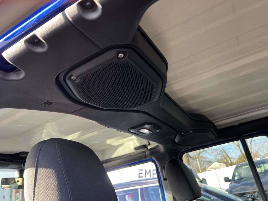 Certified 2018 Jeep Wrangler Unlimited Sahara image 22