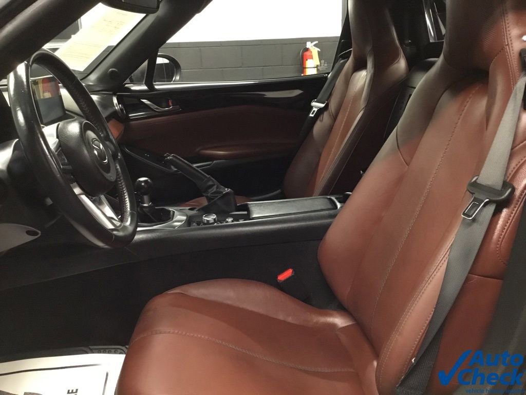 Used 2018 MAZDA MX-5 Miata RF Grand Touring image 34