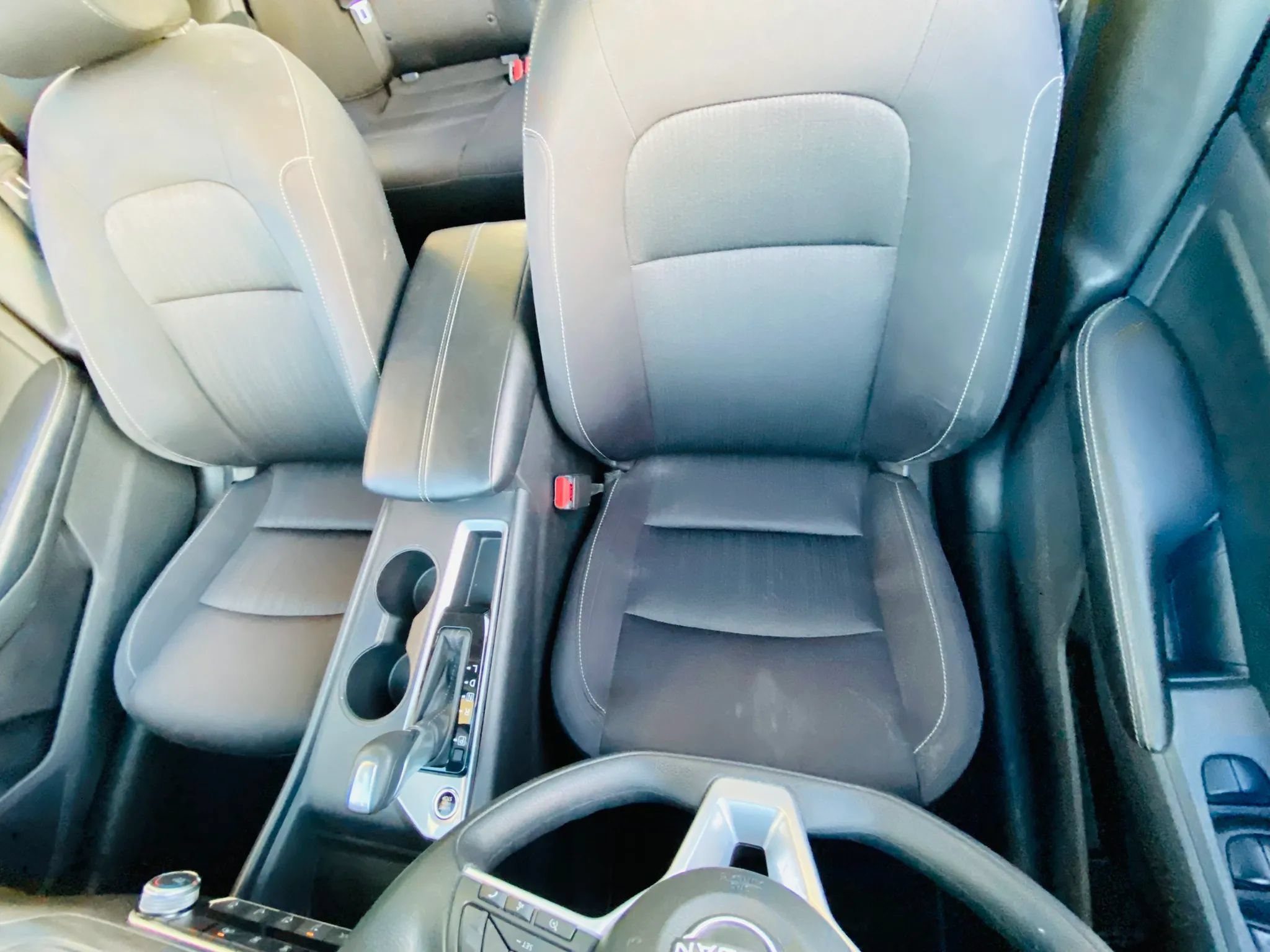 Used 2025 Nissan Altima 2.5 SV FWD image 19