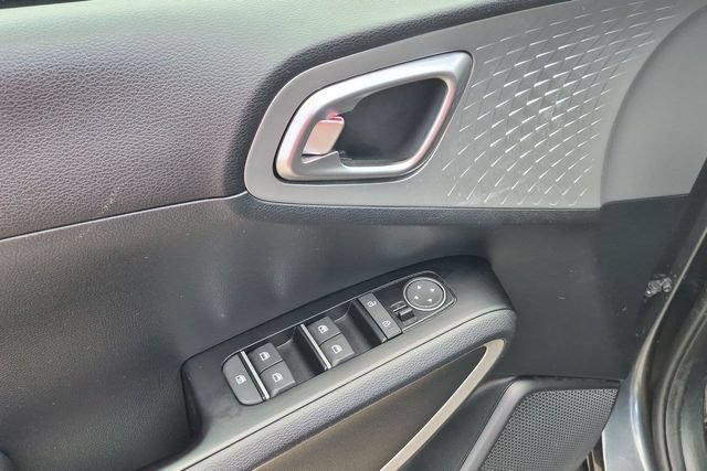 Used 2022 Kia Soul LX FWD image 13
