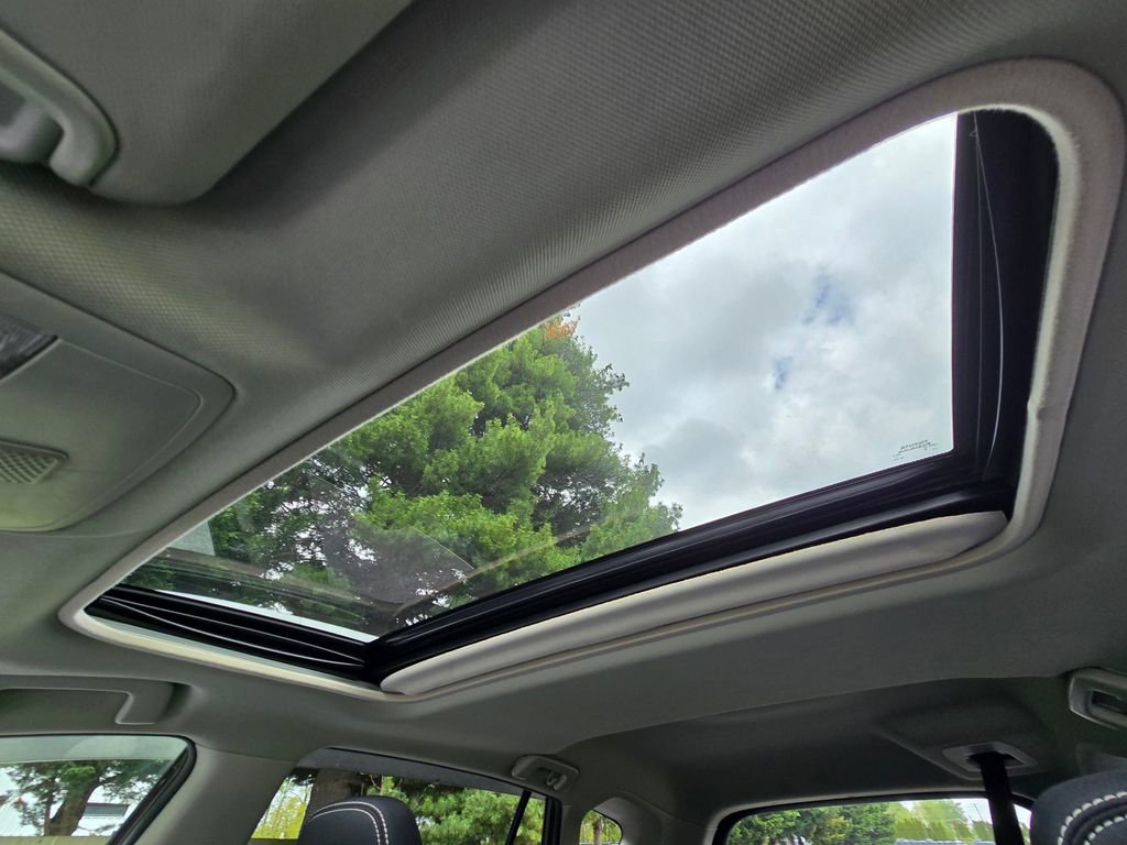 Used 2017 Toyota RAV4 XLE AWD/4WD image 39