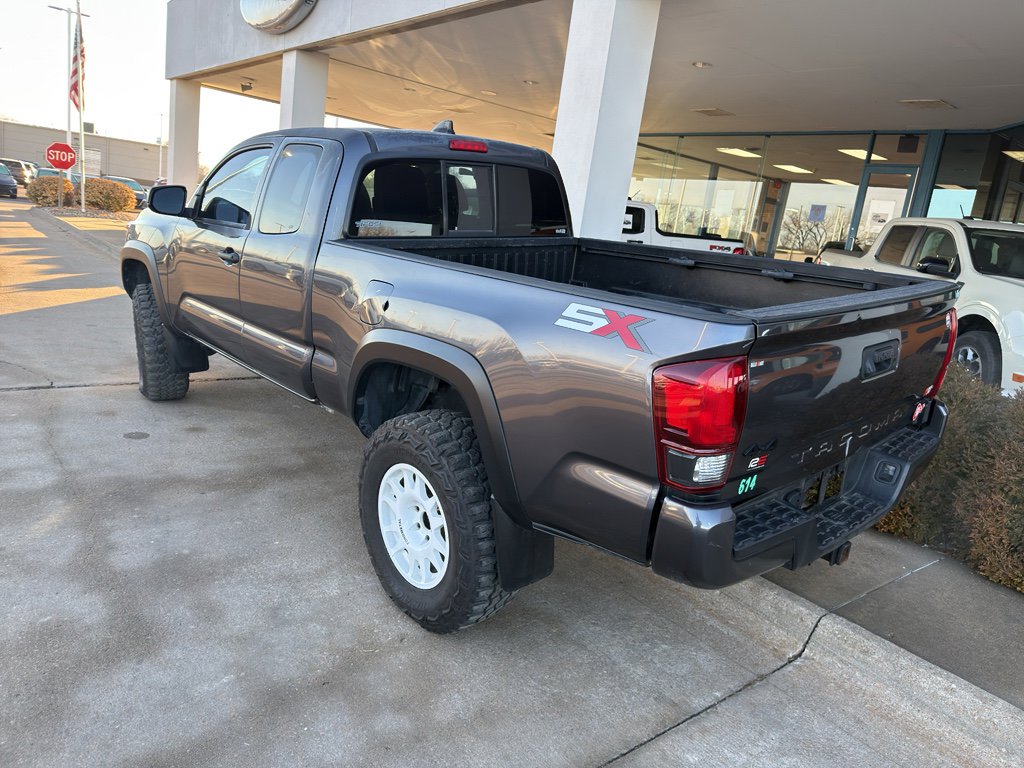 Used 2020 Toyota Tacoma SR5 image 9