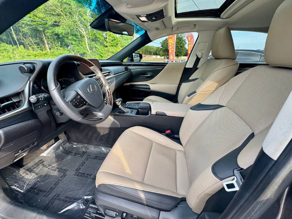 Used 2020 Lexus ES 300h w/ Premium Package image 8