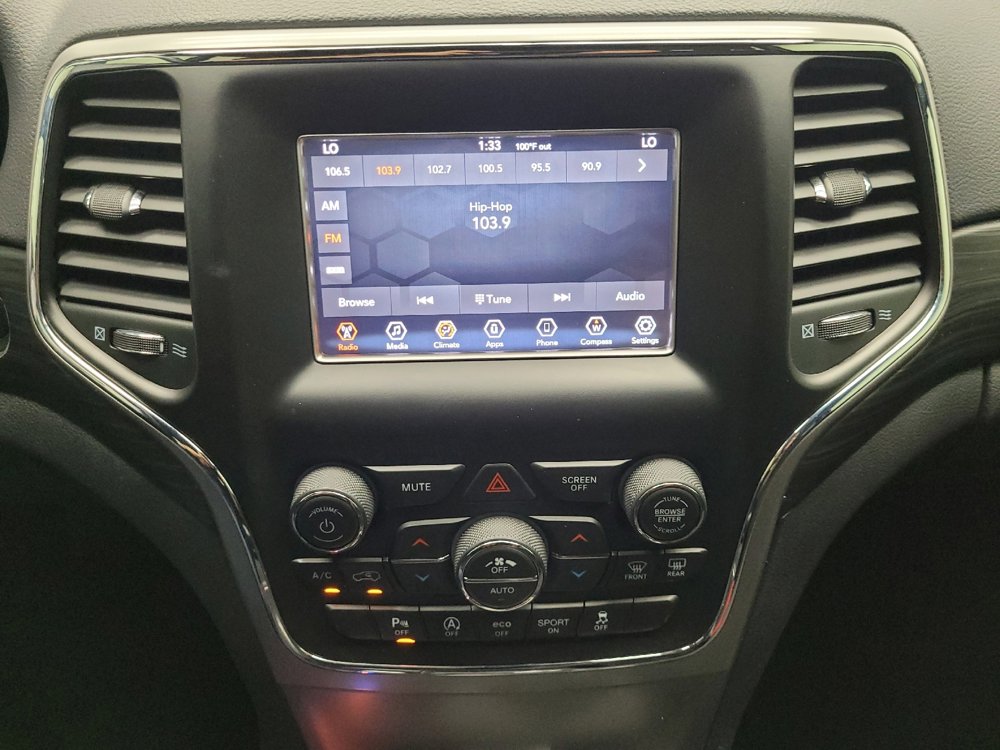 Used 2019 Jeep Grand Cherokee Laredo image 25