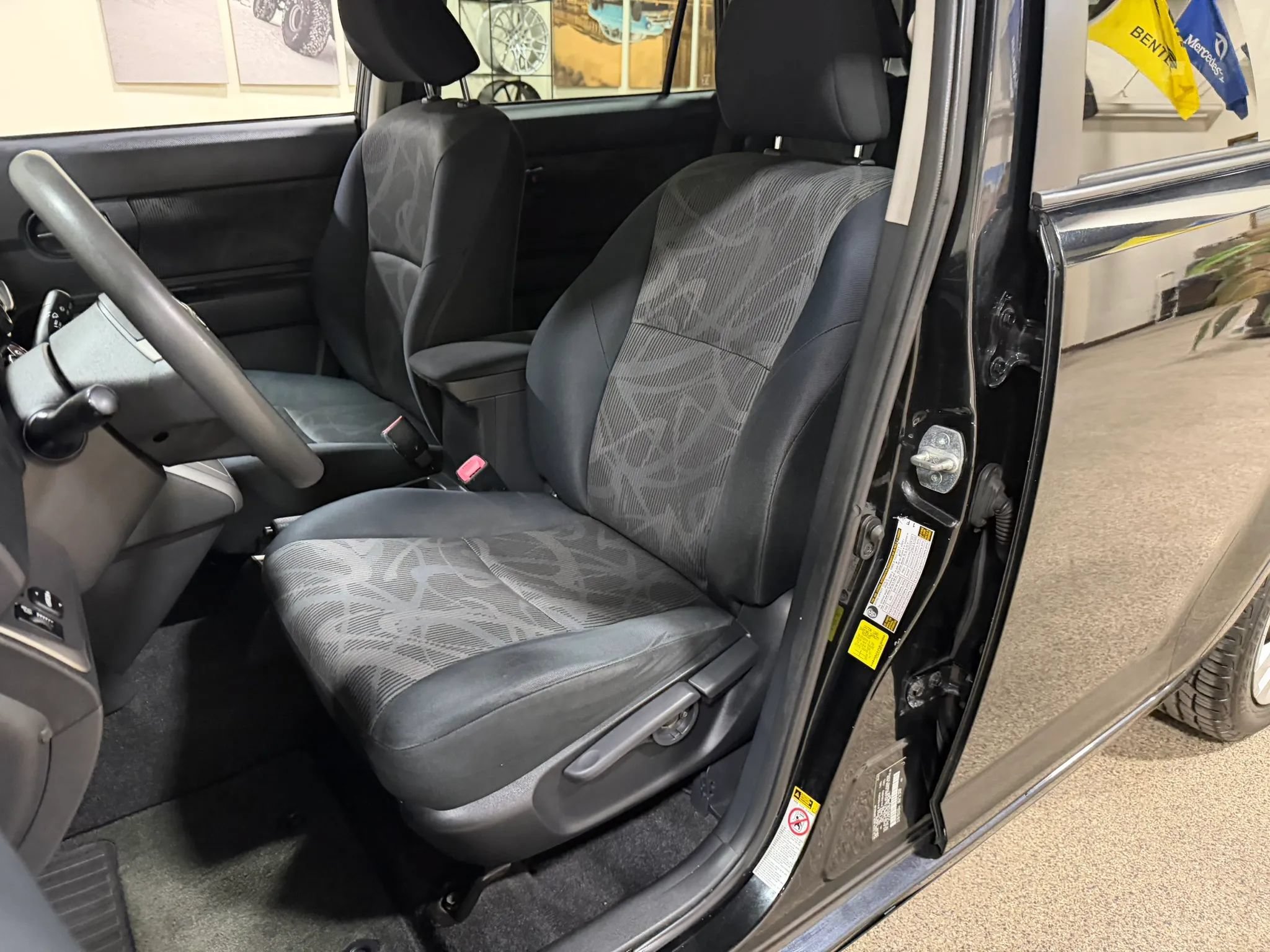 Used 2015 Scion xB FWD image 29