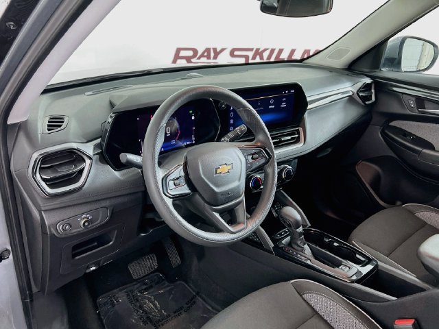 Used 2024 Chevrolet TrailBlazer LT AWD/4WD image 31