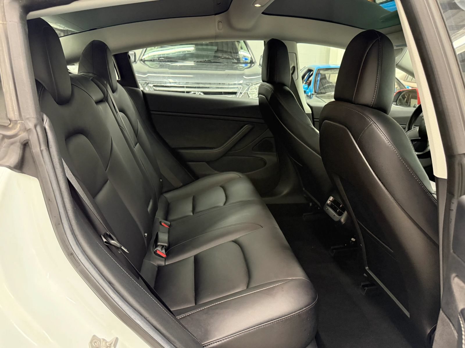 Used 2018 Tesla Model 3 Long Range RWD image 17