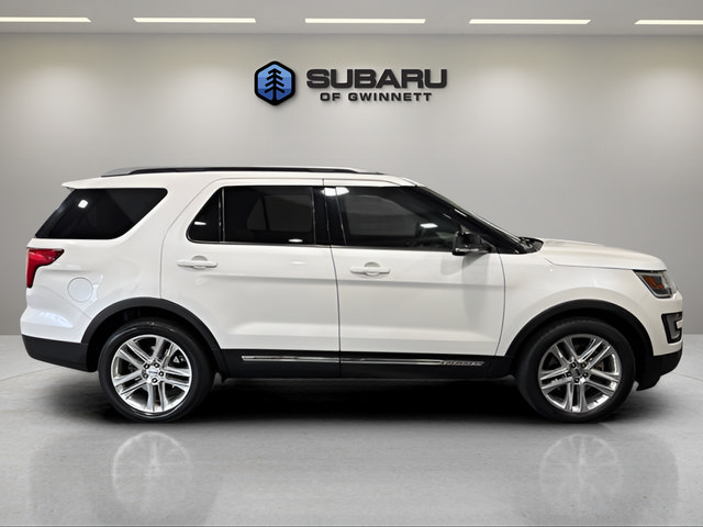 Used 2017 Ford Explorer XLT w/ Equipment Group 202A FWD image 6