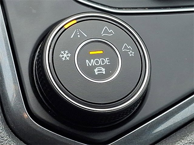 Used 2021 Volkswagen Tiguan SE image 19