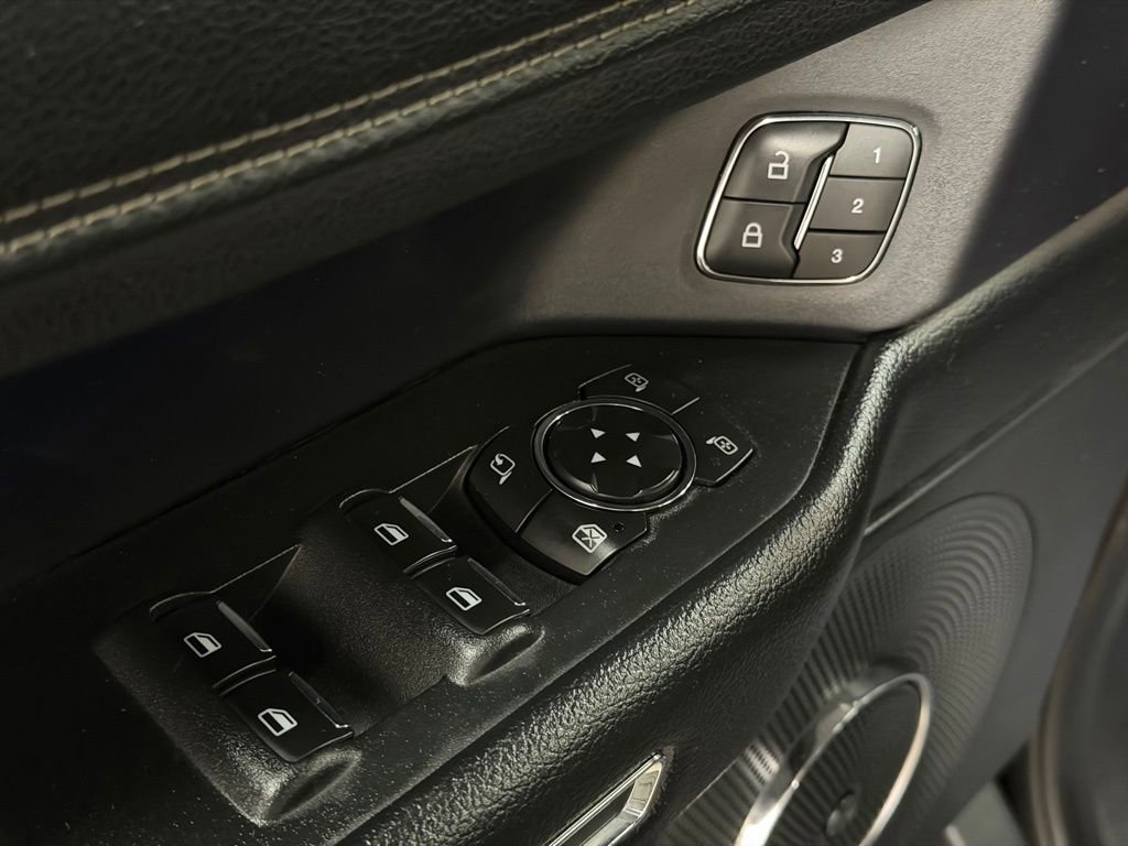 Used 2020 Ford Expedition Max Limited image 32