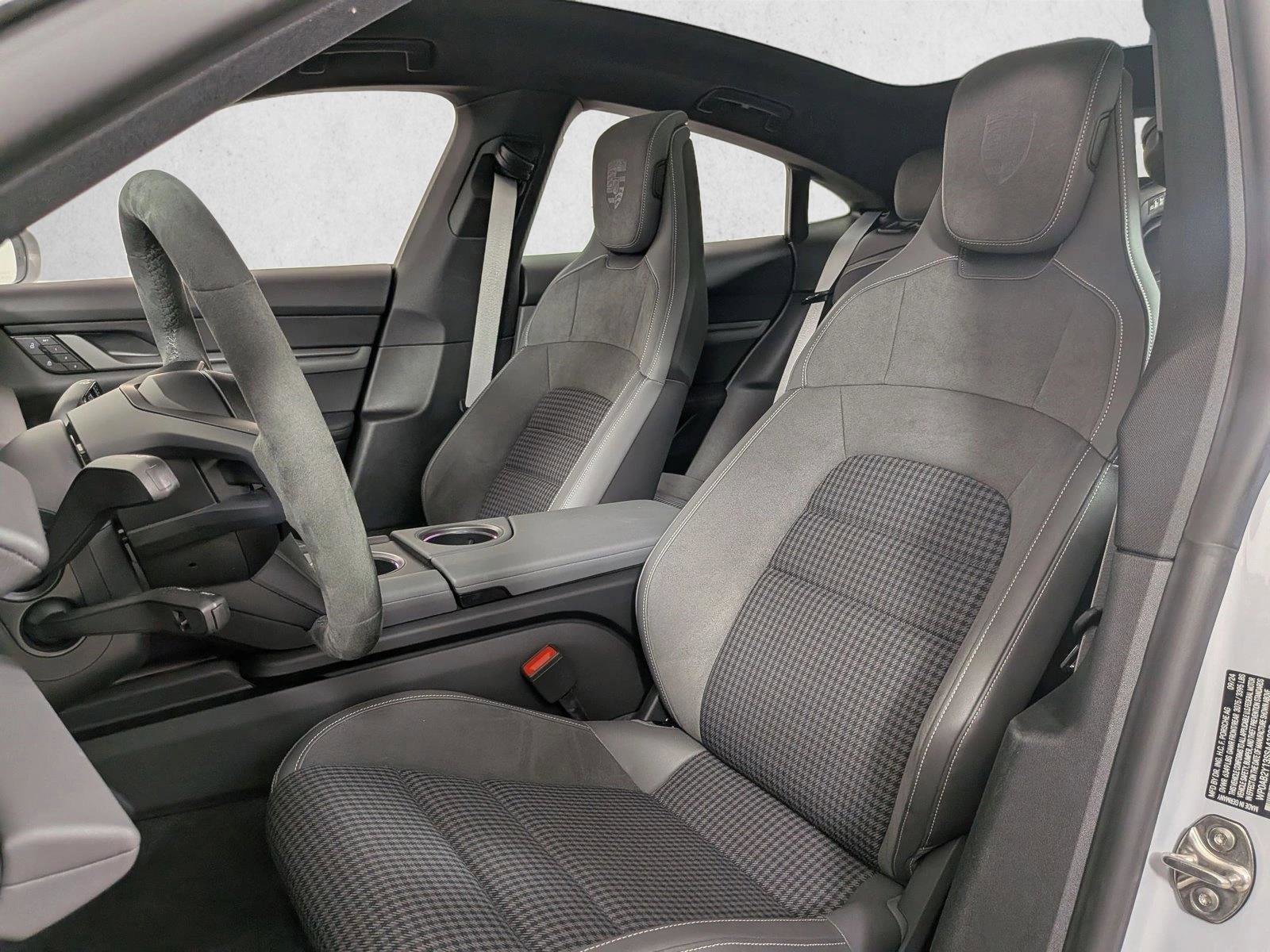 New 2025 Porsche Taycan 4S AWD/4WD image 5