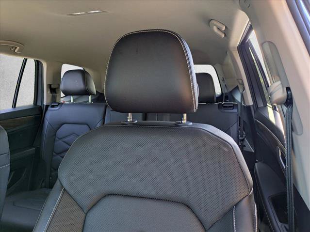 Used 2025 Volkswagen Atlas SE FWD image 14