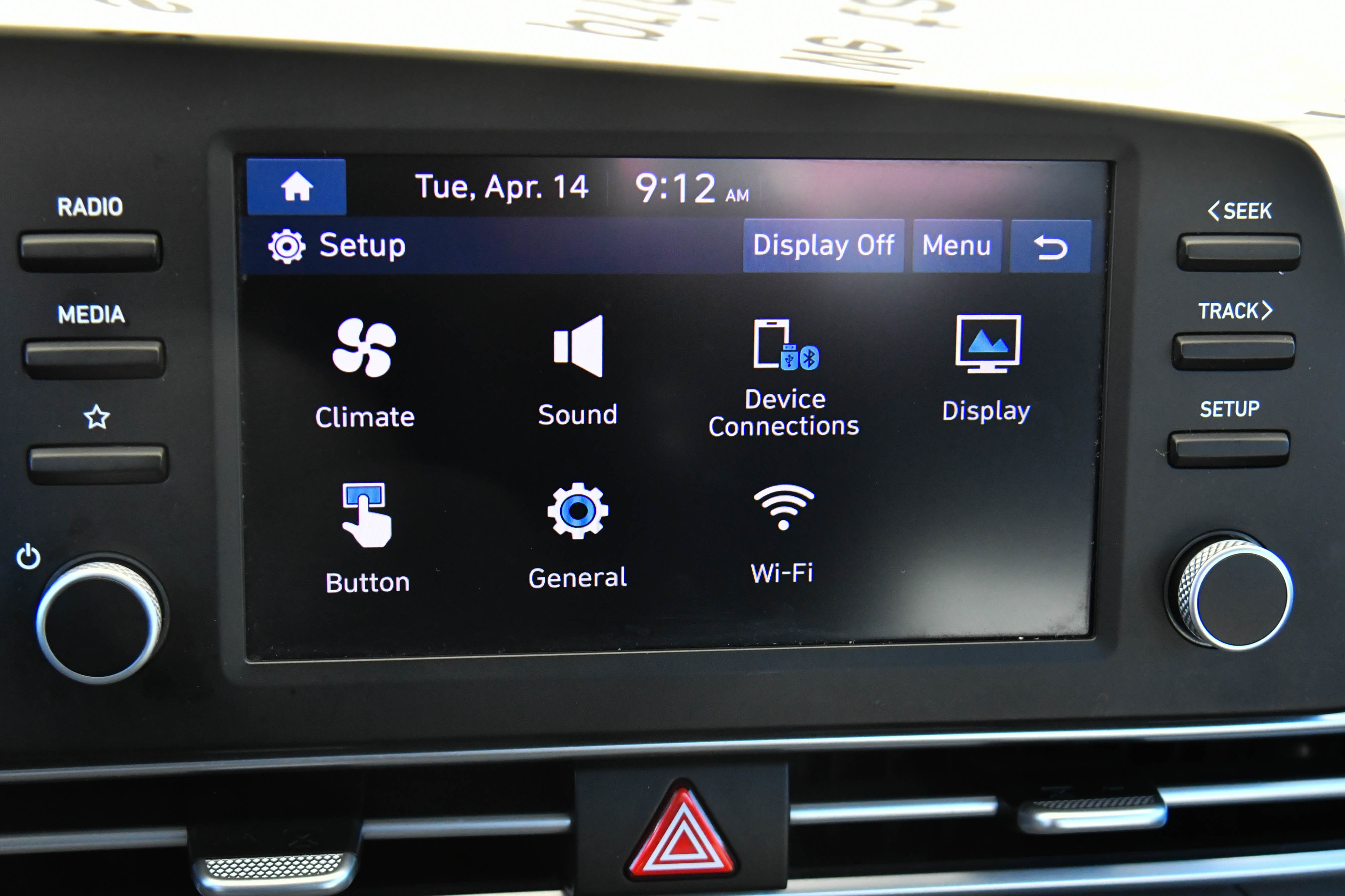 Used 2024 Hyundai Elantra SE FWD image 19