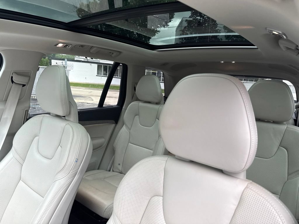 Used 2021 Volvo XC90 T8 Inscription w/ Advanced Package AWD/4WD image 12