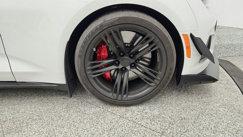 Used 2021 Chevrolet Camaro ZL1 image 24