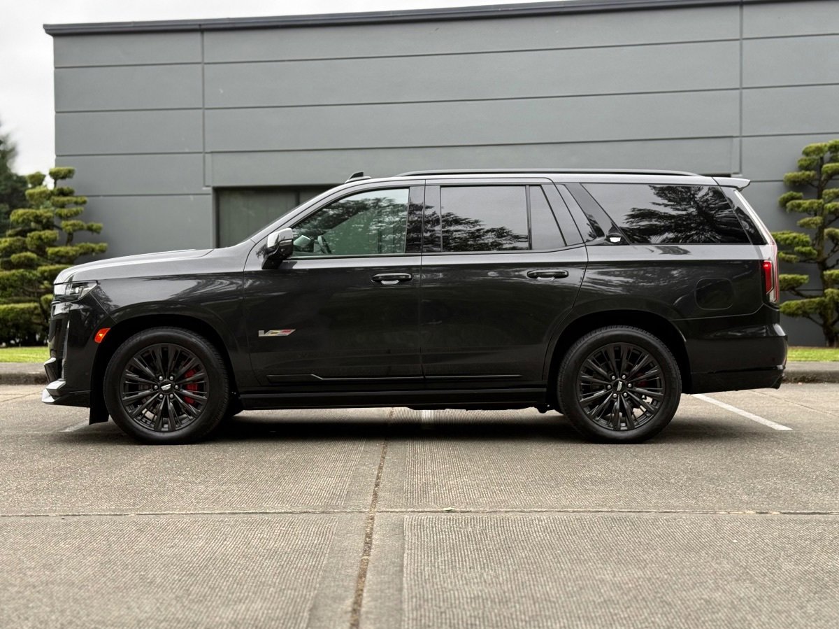 Used 2024 Cadillac Escalade V w/ LPO, ONYX Package AWD/4WD image 7