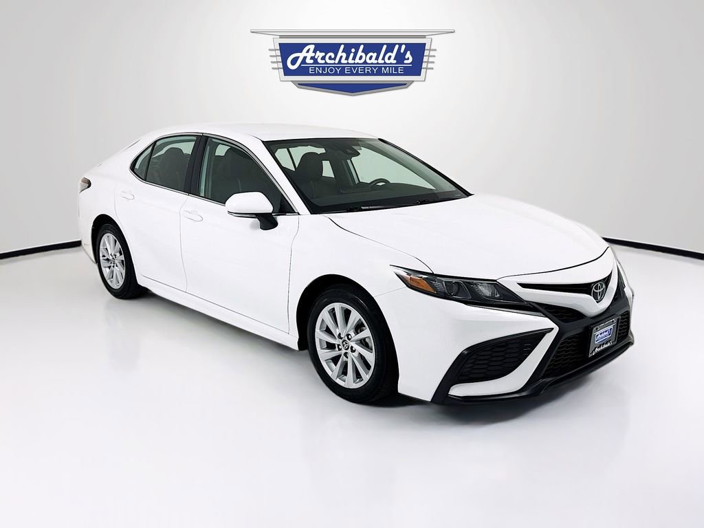 Used 2024 Toyota Camry SE FWD image 1