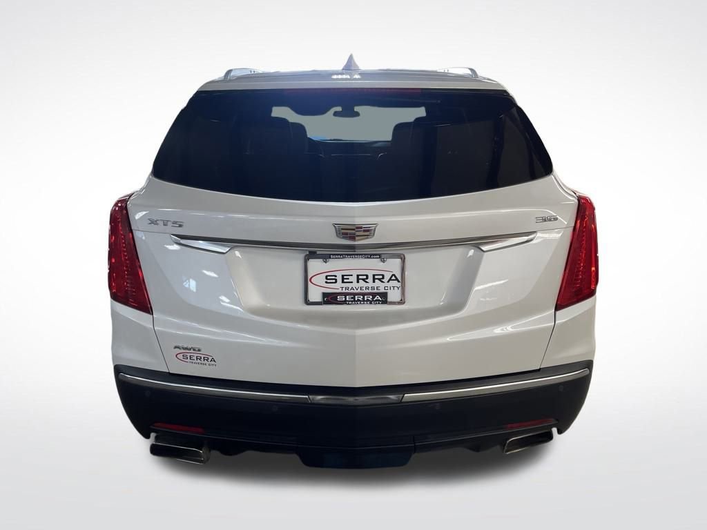 Used 2017 Cadillac XT5 Luxury w/ Driver Awareness Package image 4