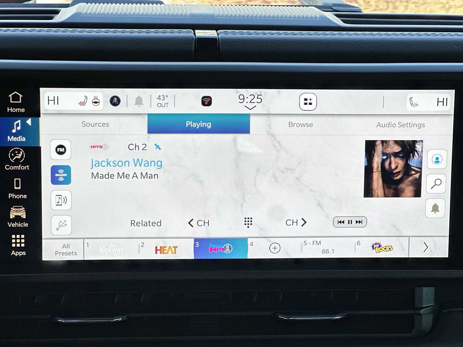 New 2025 Jeep Gladiator Sport w/ Premium Package image 12