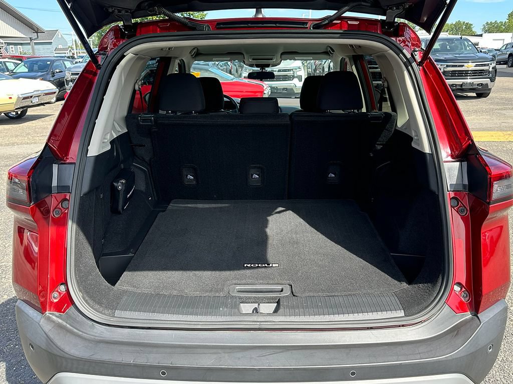 Used 2023 Nissan Rogue S AWD/4WD image 5