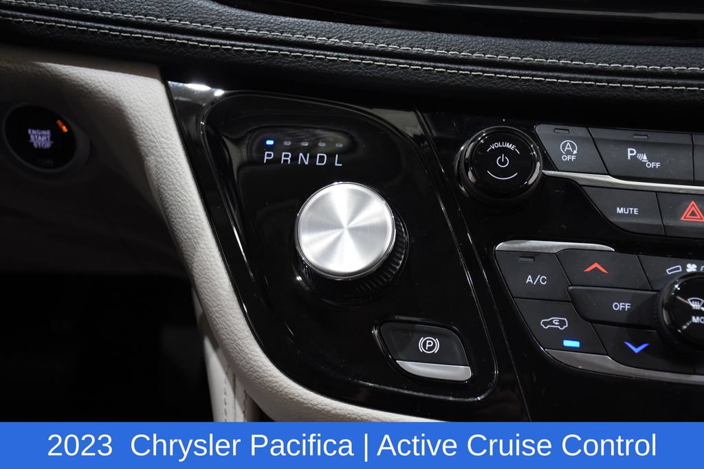 Used 2023 Chrysler Pacifica Limited FWD image 24