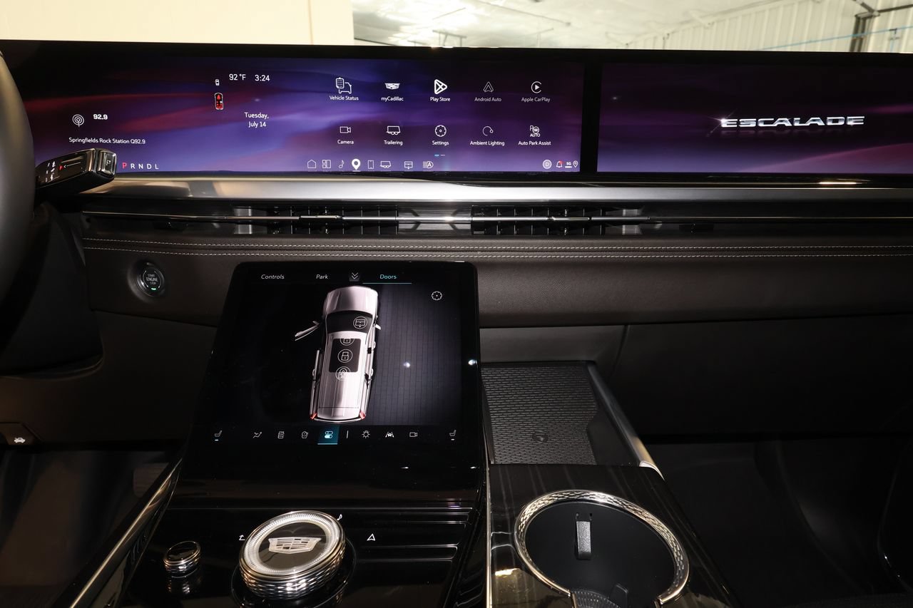 Used 2025 Cadillac Escalade ESV Sport w/ Touring Package AWD/4WD image 16