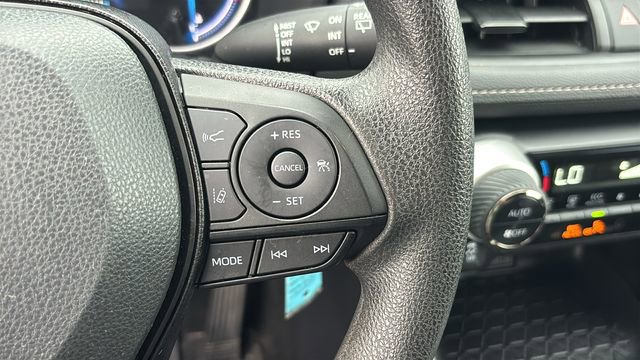 Used 2025 Toyota RAV4 LE AWD/4WD image 17