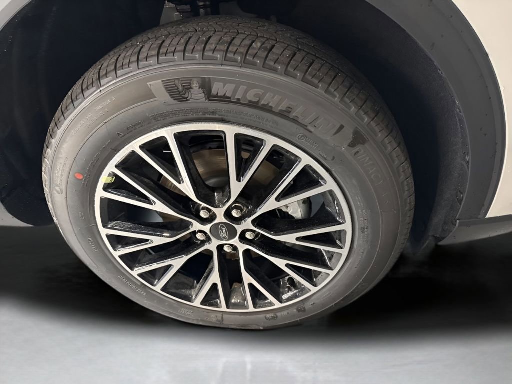 New 2025 Ford Escape SE image 27