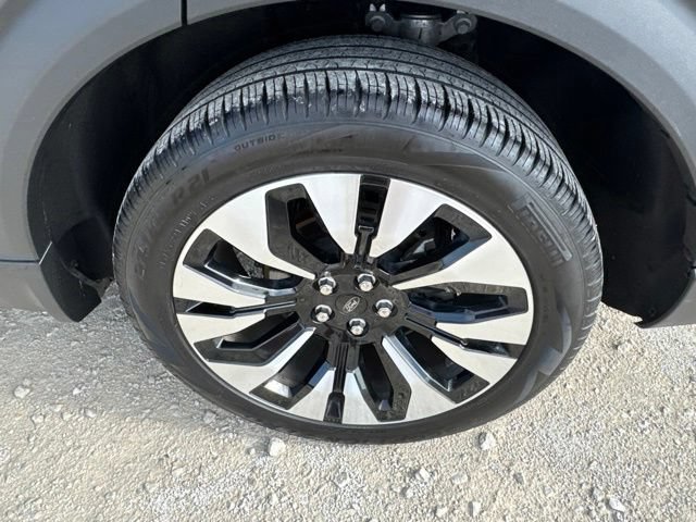 Used 2025 Ford Explorer Platinum w/ LUX Leather Package AWD/4WD image 27