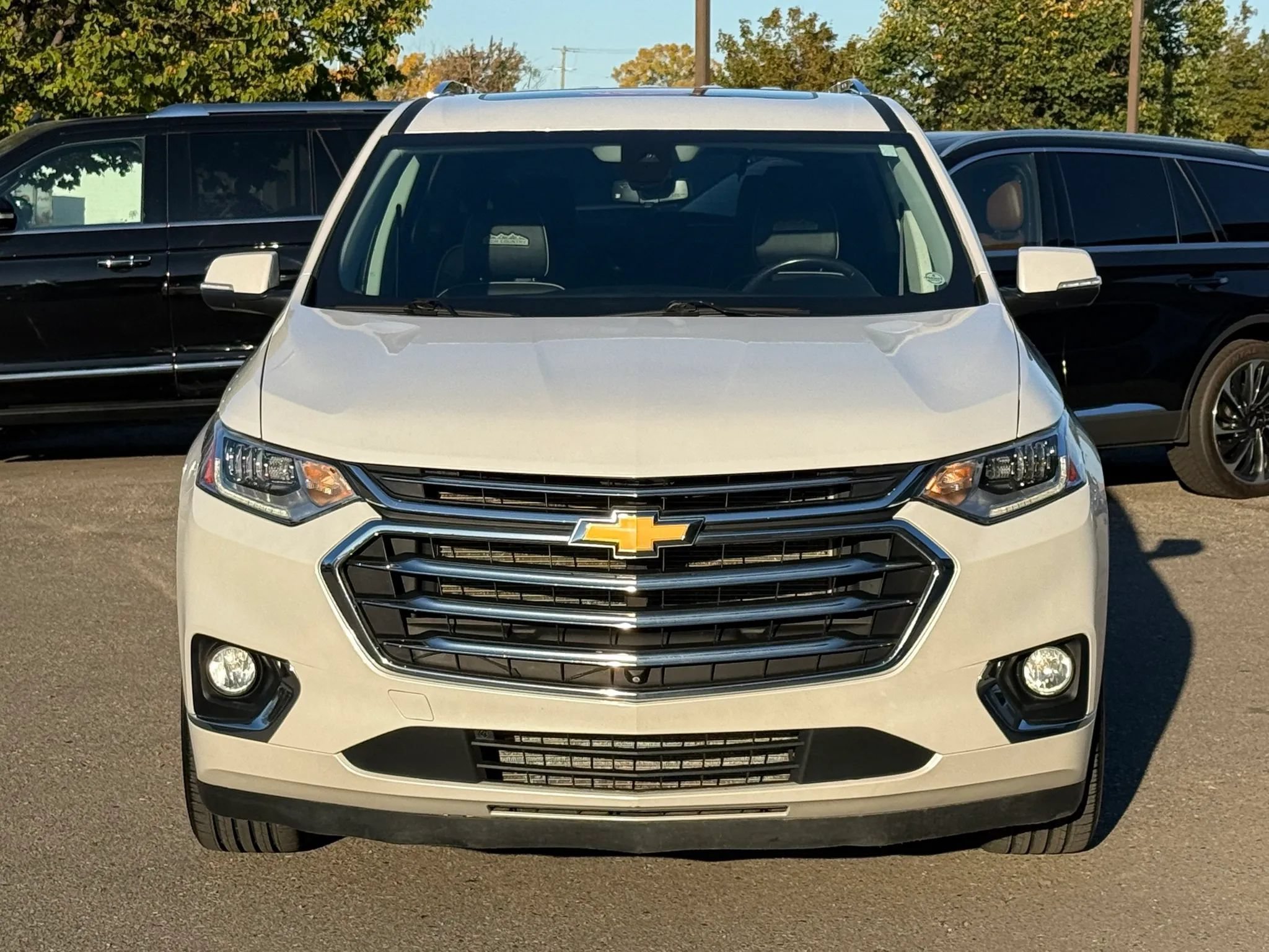 Used 2021 Chevrolet Traverse High Country w/ LPO, Cargo Package AWD/4WD image 2